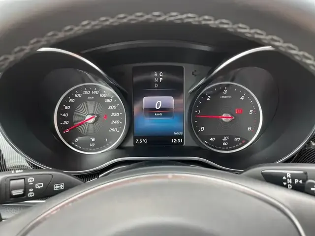 Mercedes-Benz V 220