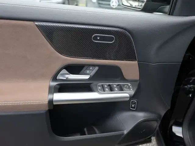 Mercedes-Benz GLA 220