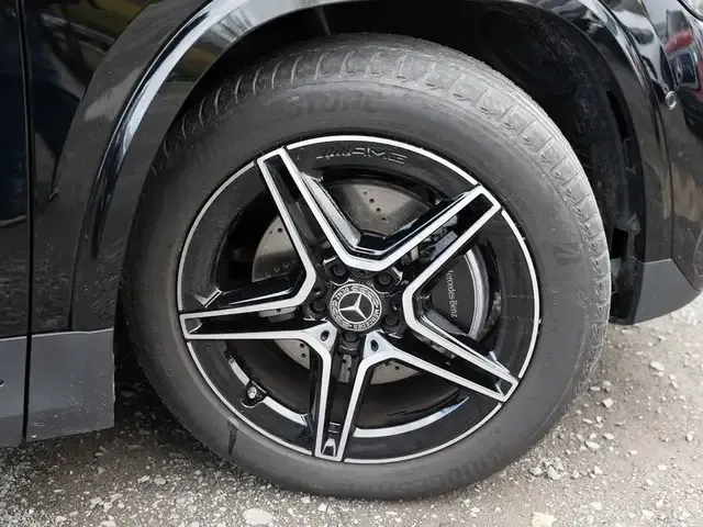 Mercedes-Benz GLA 220