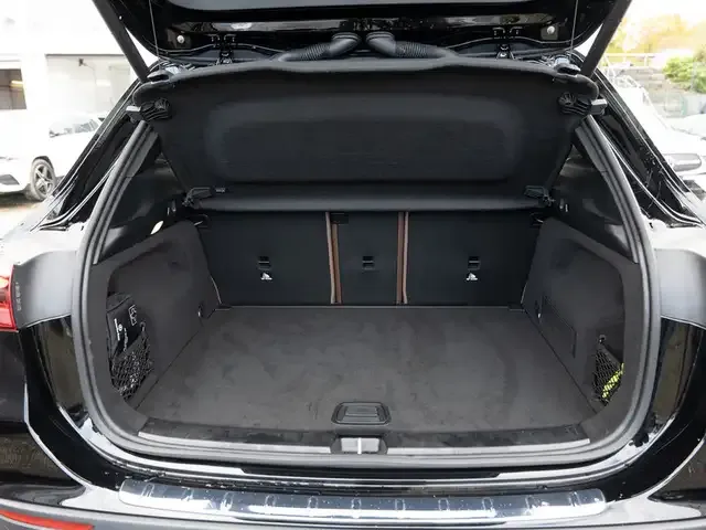 Mercedes-Benz GLA 220