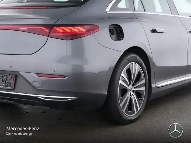 Mercedes-Benz EQE 300