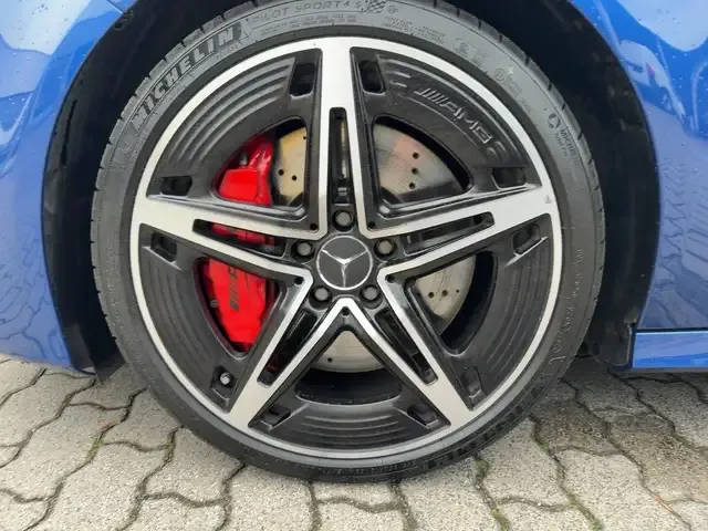 Mercedes-Benz A 45 AMG