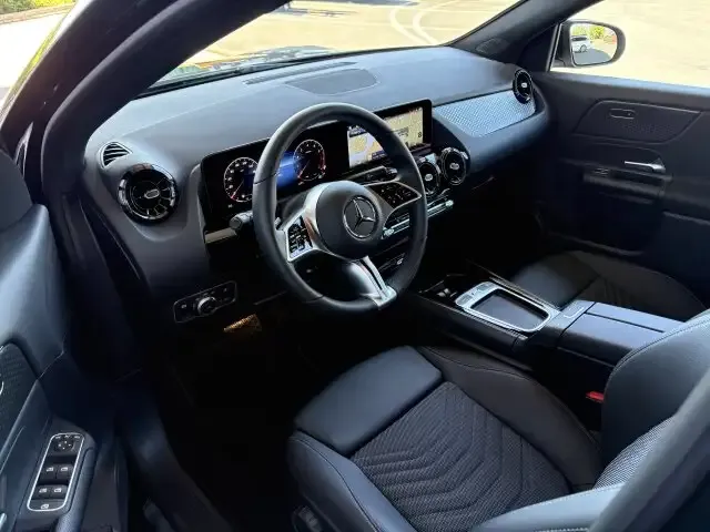Mercedes-Benz GLA 200