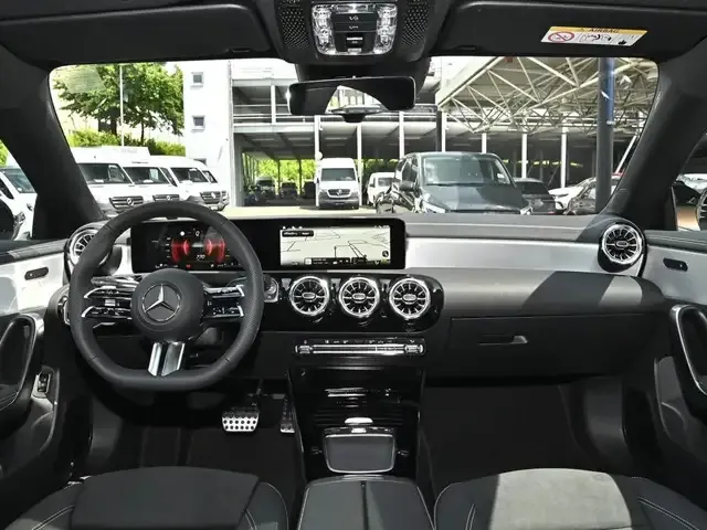 Mercedes-Benz CLA 200