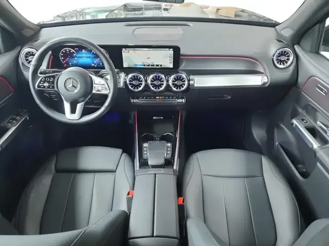 Mercedes-Benz GLB 220
