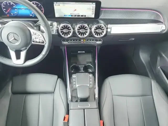 Mercedes-Benz GLB 220