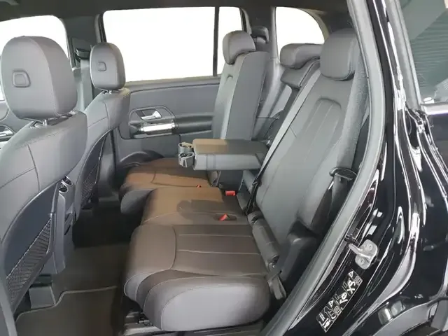 Mercedes-Benz GLB 220