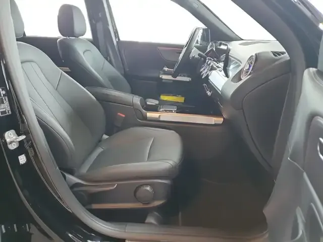 Mercedes-Benz GLB 220