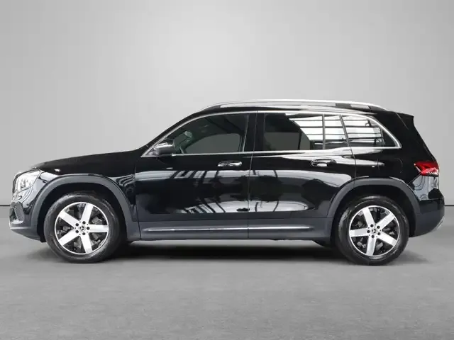 Mercedes-Benz GLB 220