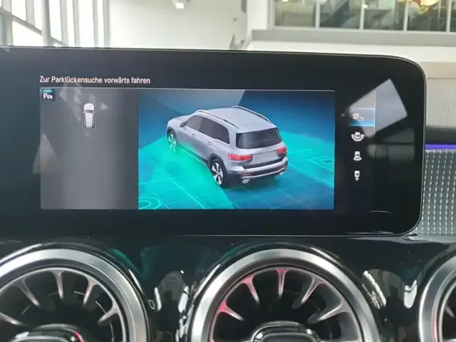 Mercedes-Benz GLB 220