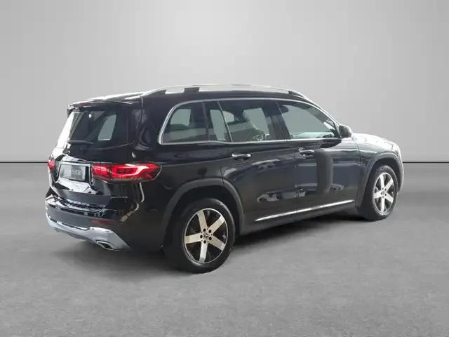 Mercedes-Benz GLB 220