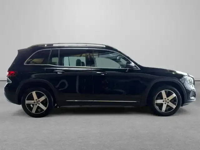 Mercedes-Benz GLB 220