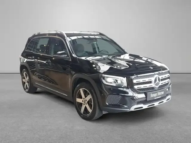 Mercedes-Benz GLB 220