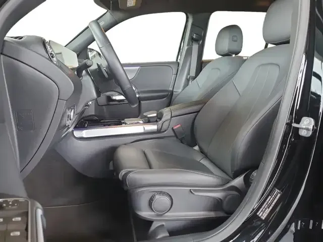 Mercedes-Benz GLB 220