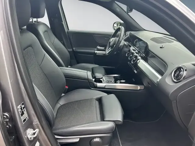 Mercedes-Benz GLB 180