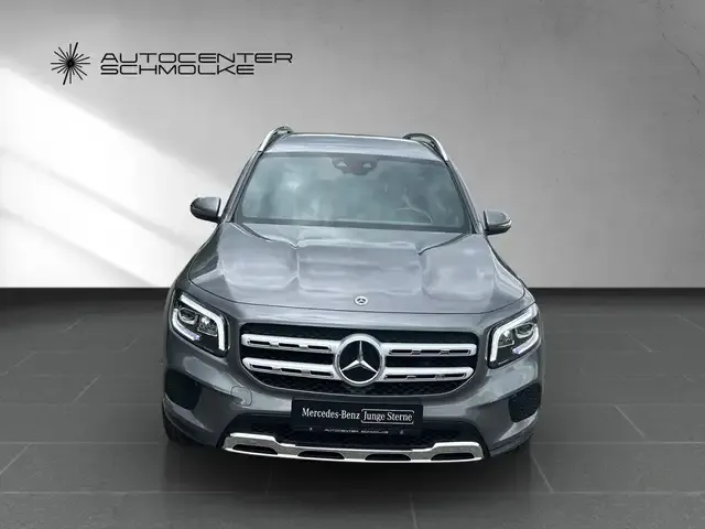 Mercedes-Benz GLB 180