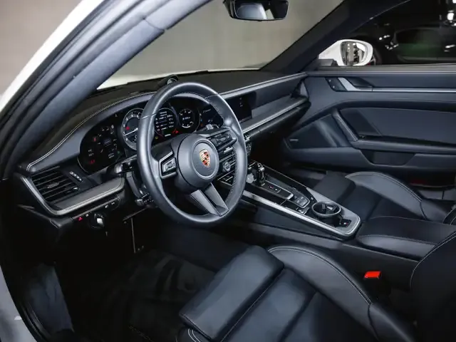 Porsche 992
