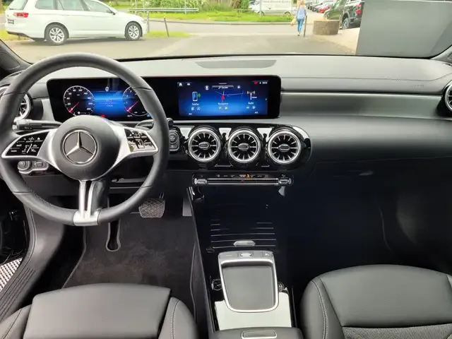 Mercedes-Benz CLA 180