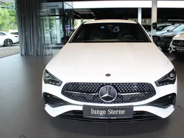 Mercedes-Benz CLA 200