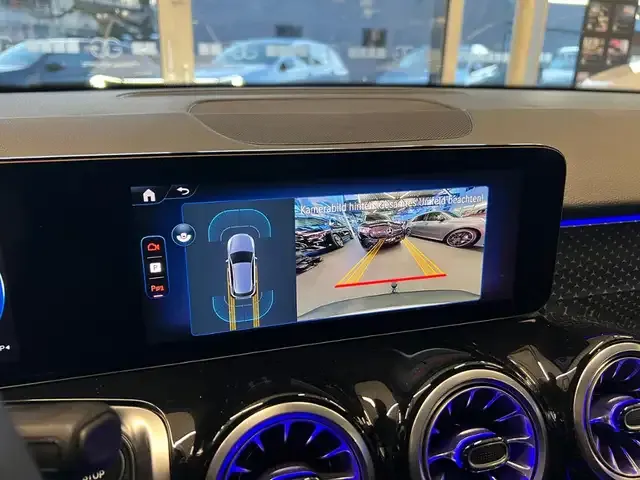 Mercedes-Benz EQB 300