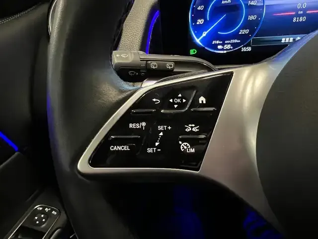 Mercedes-Benz EQB 300