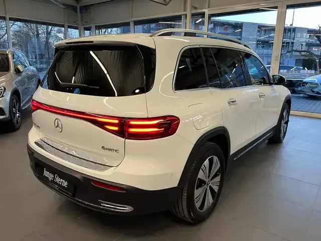Mercedes-Benz EQB 300