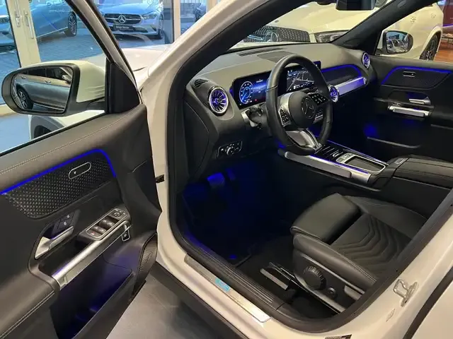 Mercedes-Benz EQB 300