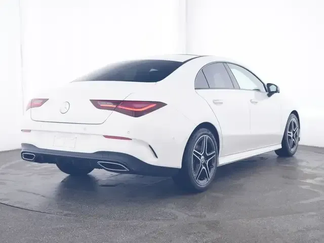Mercedes-Benz CLA 200