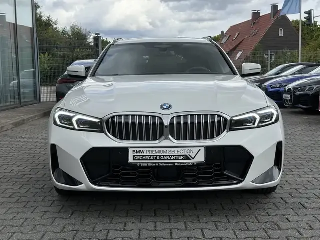 BMW 330