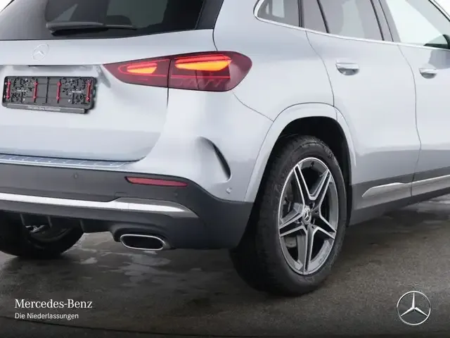 Mercedes-Benz GLA 200