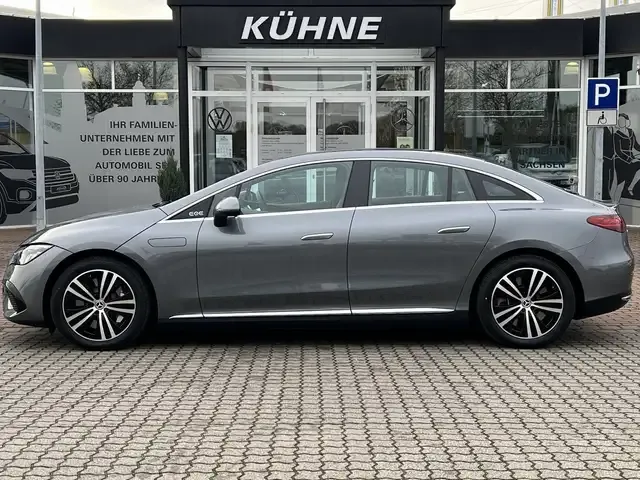 Mercedes-Benz EQE 300