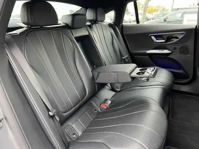 Mercedes-Benz EQE 300