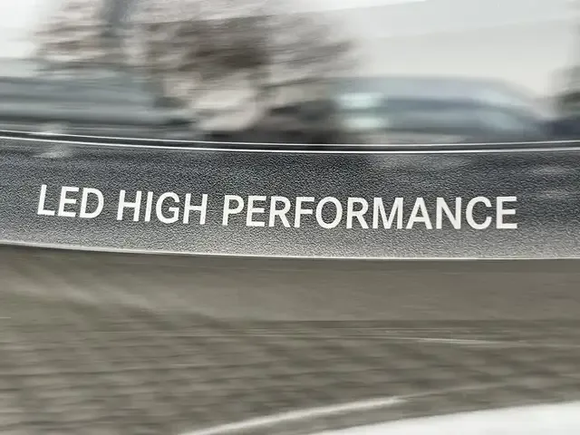 Mercedes-Benz EQE 300