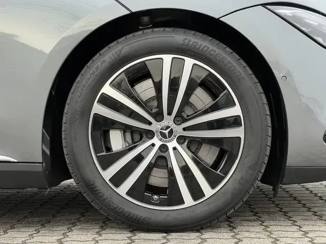 Mercedes-Benz EQE 300