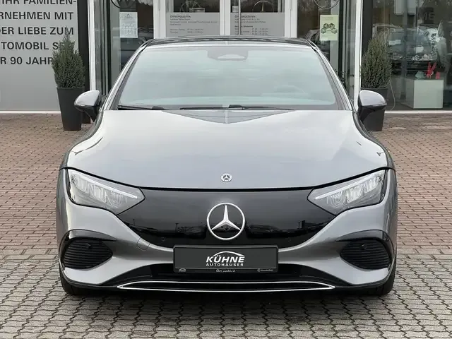 Mercedes-Benz EQE 300