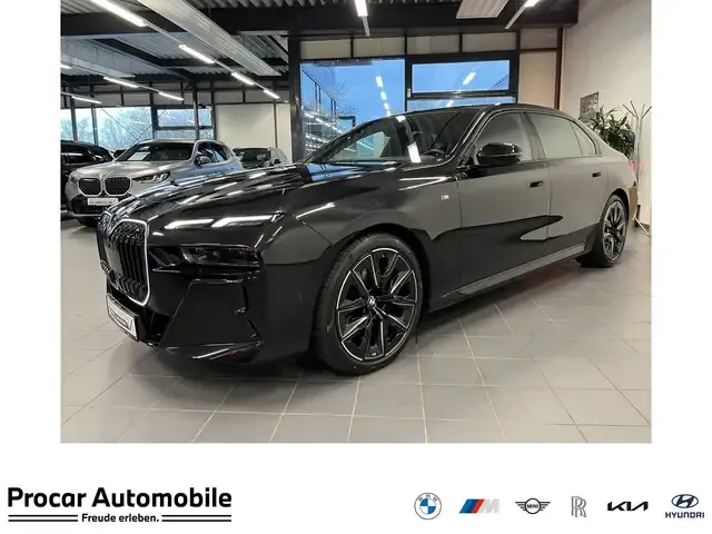 BMW 740