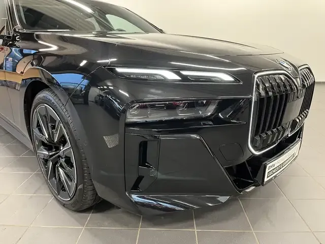 BMW 740