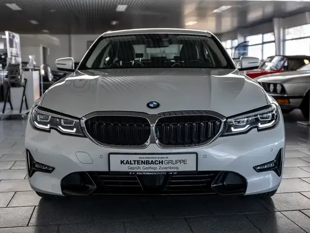 BMW 330