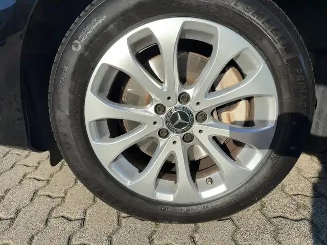 Mercedes-Benz E 250