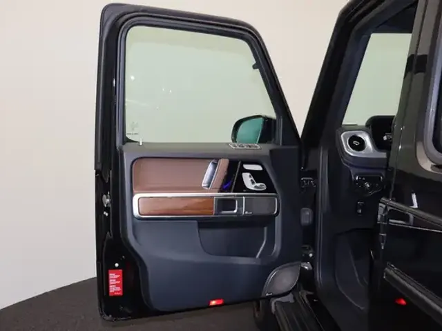 Mercedes-Benz G 400