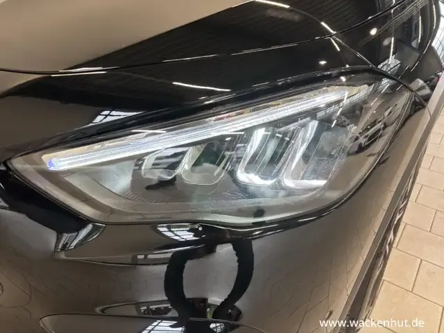 Mercedes-Benz GLA 220