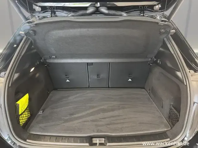 Mercedes-Benz GLA 220