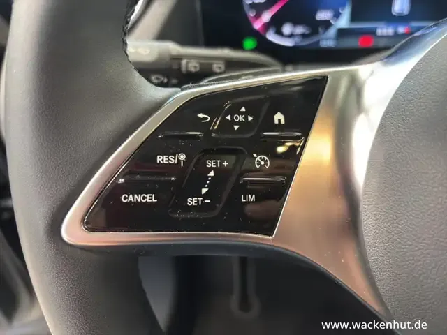 Mercedes-Benz GLA 220