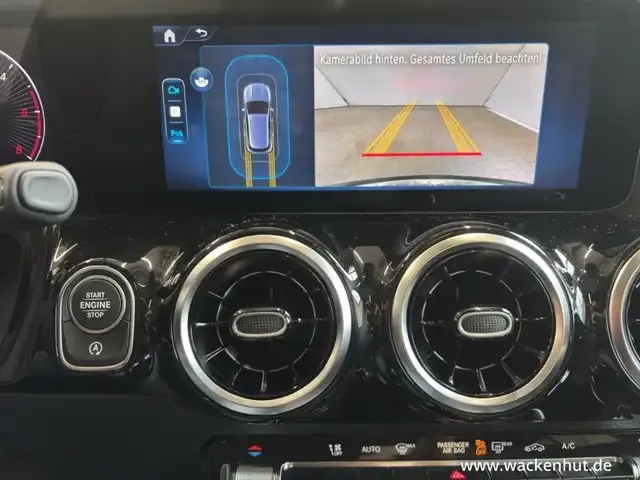 Mercedes-Benz GLA 220