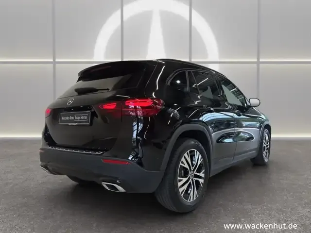 Mercedes-Benz GLA 220