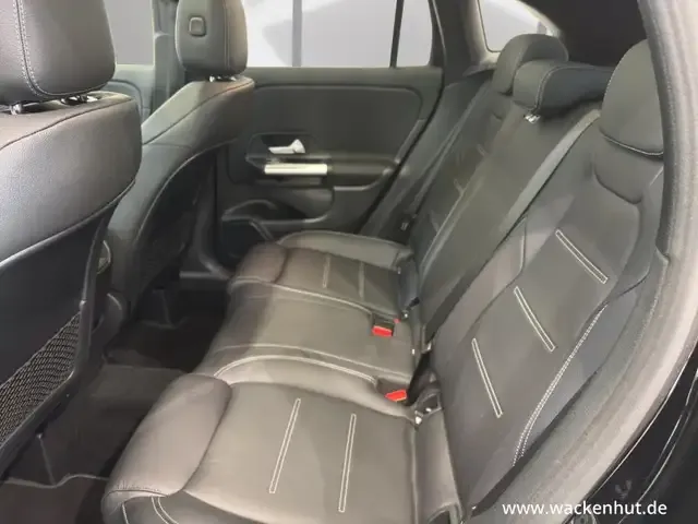 Mercedes-Benz GLA 220