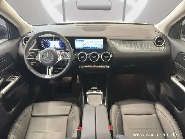 Mercedes-Benz GLA 220