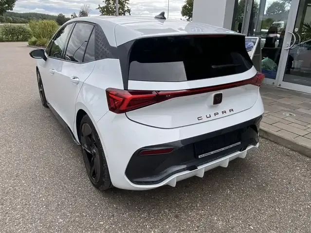 CUPRA Born