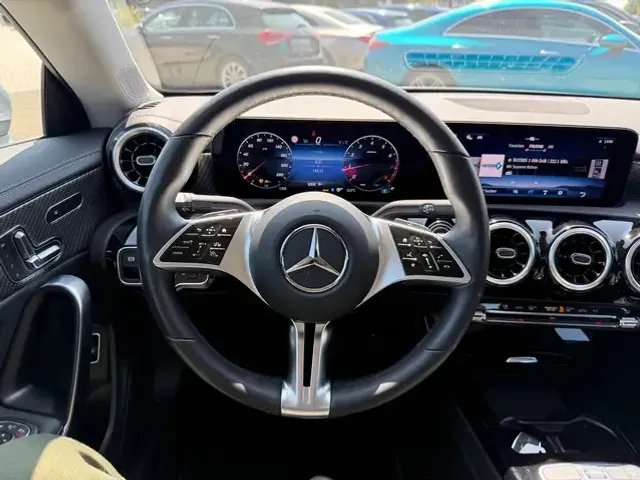 Mercedes-Benz CLA 180