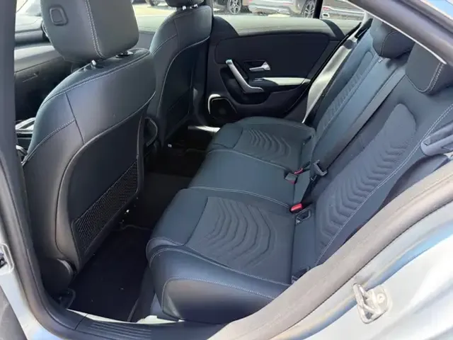 Mercedes-Benz CLA 180
